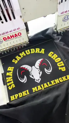 Proses bordir baju pangsi SINAR SAMIDRA GROUP🤩😉👌🏻 #fypage #prosesbordir #bajupangsi #sinarsamudragroup #majalengka #konveksisumedang #bestrokonveksi 