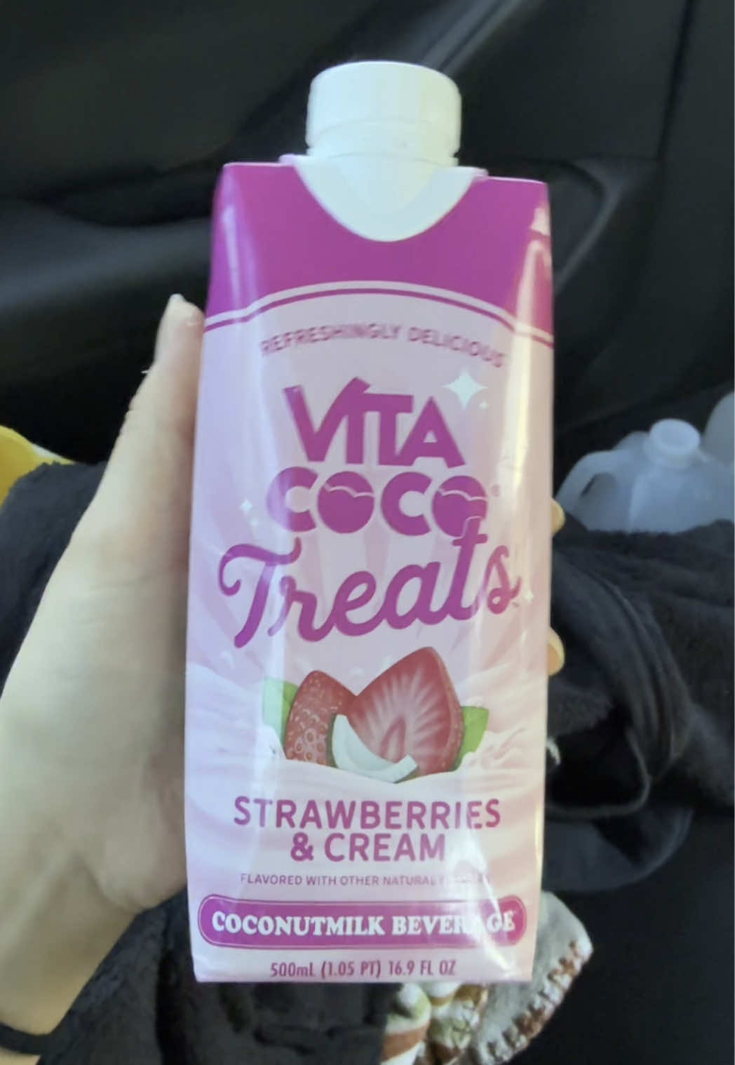 i literally drank this so fast, it was so refreshing and very well deserved🤭  i love treating myself with a sweet drink 😋 @Vita Coco #vitacocopartner #targetfinds #vitacoco #kalecreator