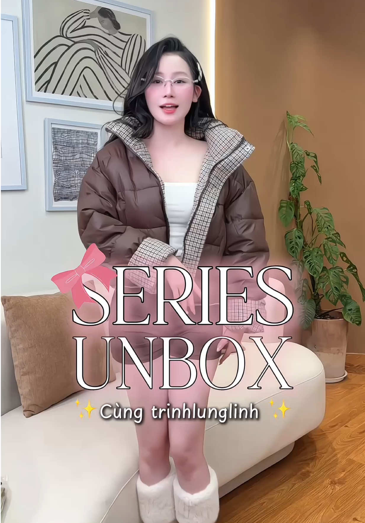 Series unbox cùng Trinhlunglinh: Áo khoác phao da phối kẻ rất ấm mà form đẹp dễ mặc lắm ạ #fashion #xuhuong #aophao #seriesunboxtrinhlunglinh #aophaonu 