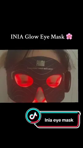 “Luz infrarroja = estimulación de colágeno + piel más tersa.” •	“Dile adiós a las patas de gallo sin agujas ni cremas.” 	•	“5 minutos al día para una mirada más joven.” 	•	“Rejuvenece tu contorno de ojos desde casa con tecnología infrarroja.” explica: “La luz infrarroja penetra las capas profundas de la piel, estimula el colágeno y reduce arrugas desde el interior.”#inia #iniamask #eyes #contornodeojos #maskforeye 