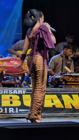 Goyang tifis_tifis kakak aduhai enak sekali #sindencantik #silvikumalasari