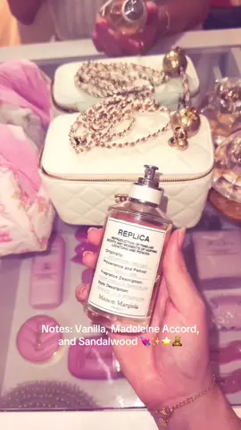Love this perfect fall vanilla and musky perfume 💘 @maisonmargielafragrances #GiftedByMargielaFragrances #REPLICAAfternoonDelight 