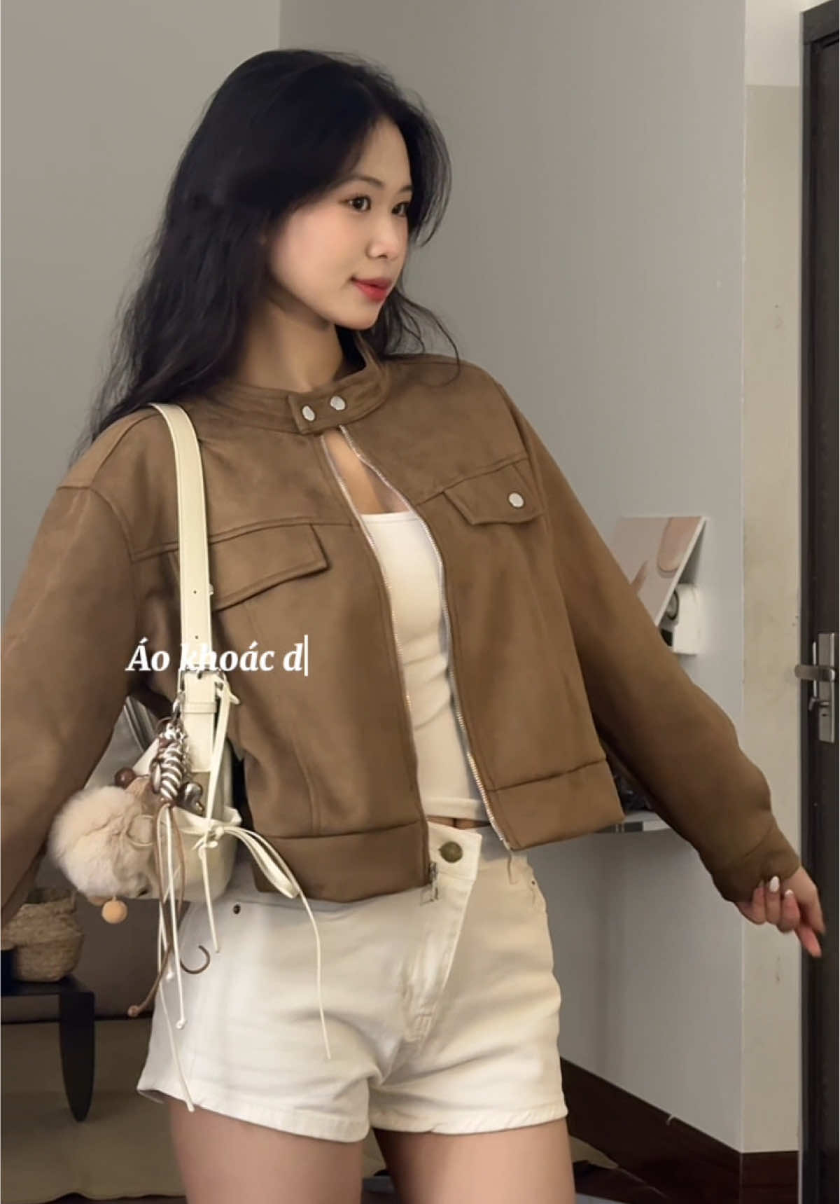 Áo khoác da lộn màu nâu xinh xỉu🍂#OOTD #viral #fyp #aokhoacda #aokhoac #miho #thahthu 