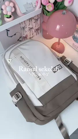 Suka banget sama backpack yg punya banyak compartment✨✨#backpack #taspunggung #tasransel #foyou #fypgaknih 