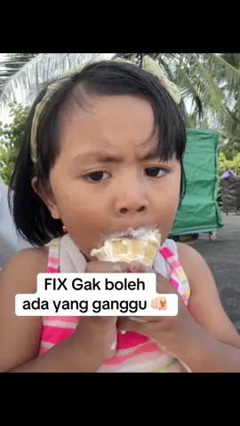 ice cream is my favorite  kalo aku lg makan es krim jangan di ganggu yaa PLIS… #icecream #ice #vanila 