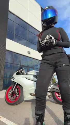 On beat for you babe #fyp #bikelife 