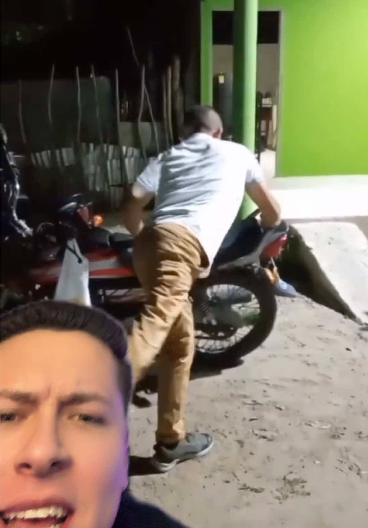 Como hace eso😦😂 #antonyviews 