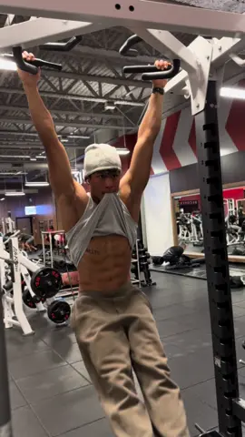 gains gainss, tomorrow is a long runn lets goo #ForYou #explore #fyp #gym #discipline 