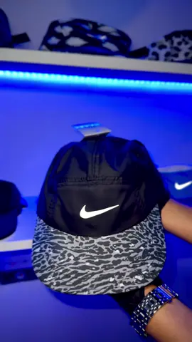 Nike 5 Paneles Aw84 Tigresa Printed 2014 🐅🖤 (1.1 PREMIUM)  📦 Envíos a nivel nacional  📍Bucaramanga / Santander  ❗️❕Escríbenos ahora y realiza tu pedido vía WhatsApp  (📲 +57 3164297864) ✔️ Calidad PREMIUM que solo encontrarás con nosotros (Exclusive Sports) #gorras5paneles #tigresa #aw84 #gorrasnike #gorras 