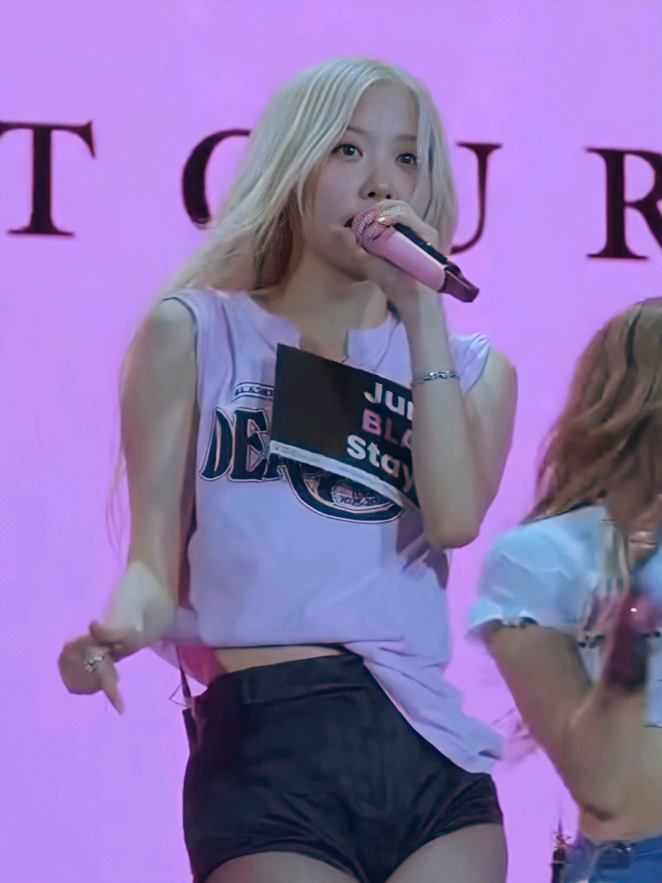 BIG BRAIN ROSIE! she loves doing this 😆✨️ #ROSÉ #blackpink #fyp #foryoupage #fypage #4u #roséblackpink 