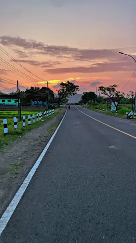 Giriwoyo lo ki🤪 #giriwoyo #giriwoyo24jam #vibes #sunset #fyp 