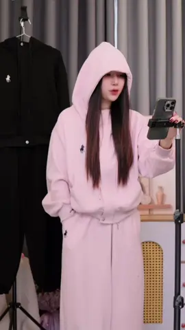 Set Bộ Khoá Mũ Logo Mix Quần Bom Nỉ #setbo #setbonuthoitrang #setbothudong #thoitrangnu #xuhuong 