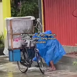 Kalau lelah aja aku ngeluh, gimana beliau yang masih harus jalan #kakek #nenek #sedih #bersyukur #semangat 