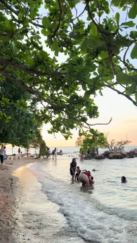 หาดเคยลับ คนแน่นตลอดแล้วช่วงนี้ 🌅💦🥹😂#หาดลับพัทยา  