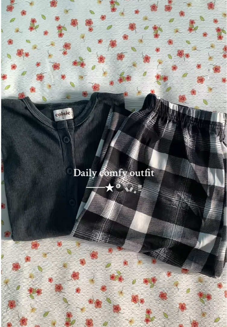 simple tapi nyaman bgt😖🫵🏻 atasan buy here👉🏻 @linafits ☁️  #outfitideas #comfyoutfits #forgoupage 