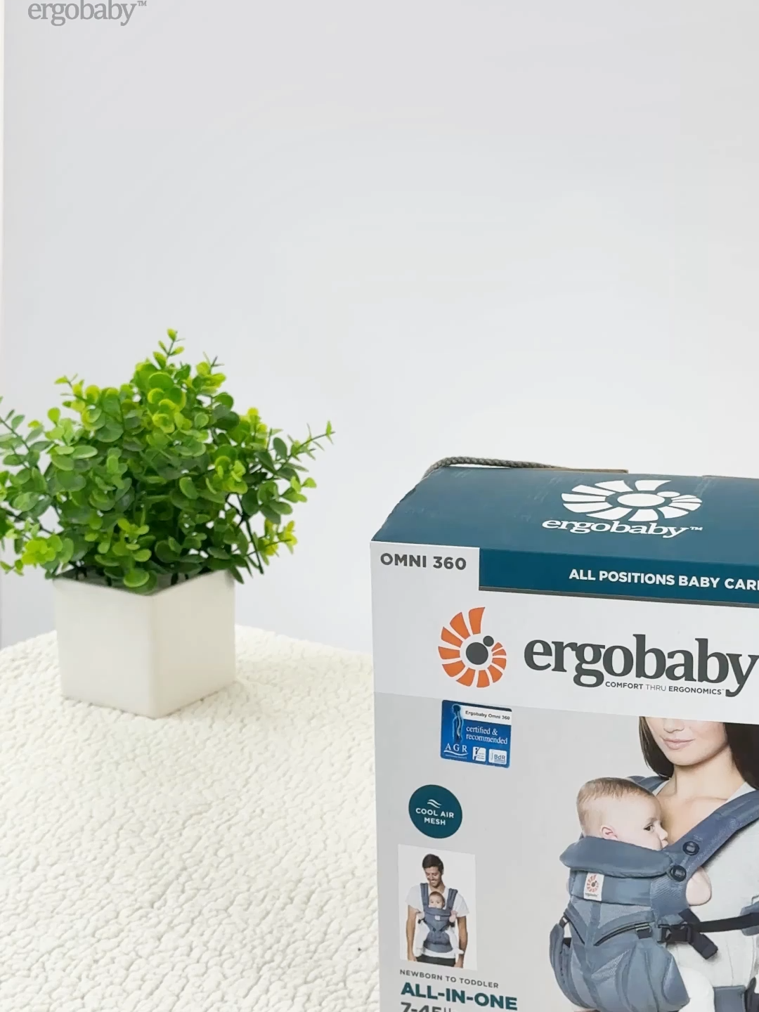 💟 Đ𝐢̣𝐮 𝐄𝐫𝐠𝐨𝐛𝐚𝐛𝐲 𝐎𝐦𝐧𝐢 𝟑𝟔𝟎 𝐂𝐨𝐨𝐥 𝐀𝐢𝐫 𝐌𝐞𝐬𝐡 – 𝐎̂𝐦 𝐭𝐫𝐨̣𝐧 𝐲𝐞̂𝐮 𝐭𝐡𝐮̛𝐨̛𝐧𝐠, 𝐧𝐚̂𝐧𝐠 𝐧𝐢𝐮 𝐝𝐢̣𝐮 𝐥𝐚̀𝐧𝐡! 👉 Ergobaby luôn là ưu tiên hàng đầu của bố mẹ bỉm khi lựa chọn địu chất lượng cho bé yêu nhà mình vì: ✅ Thiết kế chuẩn công thái học, giá đỡ mông chữ M giúp nâng đỡ và hỗ trợ bé phát triển đúng tư thế. ✅ Địu được chứng nhận chất lượng bởi Viện Loạn Sản Khớp Háng Quốc Tế là sản phẩm tốt cho hông. ✅ Là dòng địu trợ lực số 1 tại Mỹ, lý tưởng cho bố mẹ bận rộn nhưng vẫn muốn trao yêu thương mọi lúc cho bé. ✅ Đa dạng cách địu: địu phía trước (quay mặt ra trước, quay mặt ra sau), địu phía sau, địu bên hông phù hợp cho từng giai đoạn phát triển của bé. ✅ Được làm từ chất liệu vải Cool Air Mesh siêu mềm, siêu thoáng khí giúp bé không bị hầm nóng khi ra ngoài, bé thoải mái khi sử dụng. #Ergobaby #diuchobe #diucaocap #diuMy #Ergobaby360CoolAirMesh