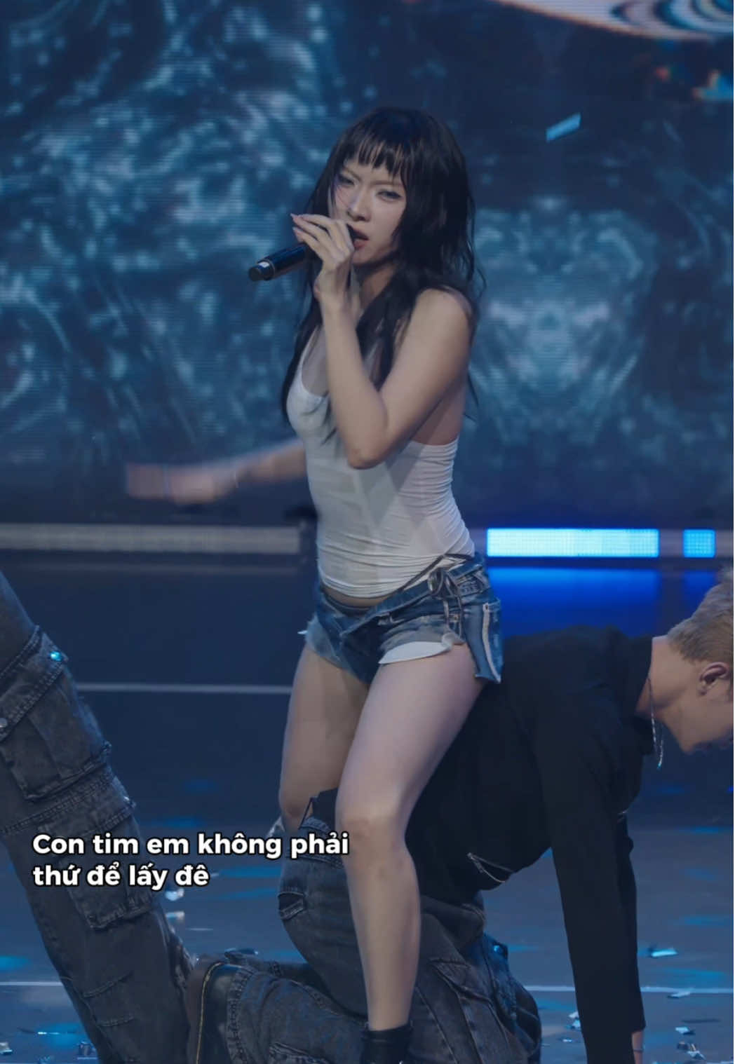 Hôm qua ảnh choáy lắm @Mỹ Mỹ  🔥😘 #orangesinger #cmazor #burningblue 