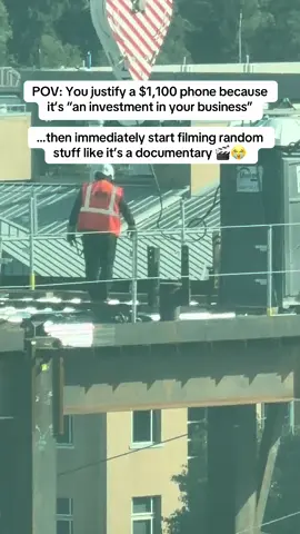 I swear this new iPhone 17 Pro turned me into a full-time cinematographer 🎥😂 Content creators know the struggle — suddenly every random moment is “B-roll” 😩📱 #iPhone17Pro #ContentCreatorLife #BrollAddict #TikTokMadeMeDoIt #relatableaf 