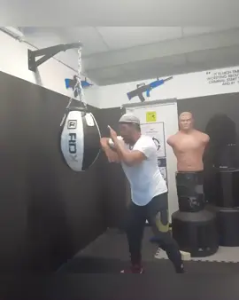 52BLOCKS:THE DEADLY ELBOWS OF 52BLOCKS #52handblocks #lyteburly 