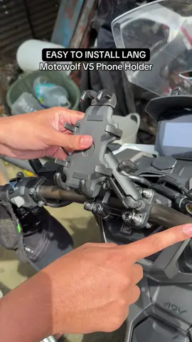 Replying to @BluErox 🐳 easy to install lang yan bossing, may kasama naman na siyang tools hehe mirror mount mga bossing para sa aerox v1 v2 v3 #phoneholder #motorcyclephoneholder #motowolfcpholder 