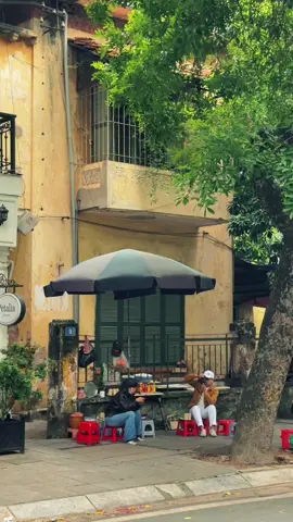 Cái lạnh đầu mùa về rồi thèm một ly trà ấm vỉa hè quá đi