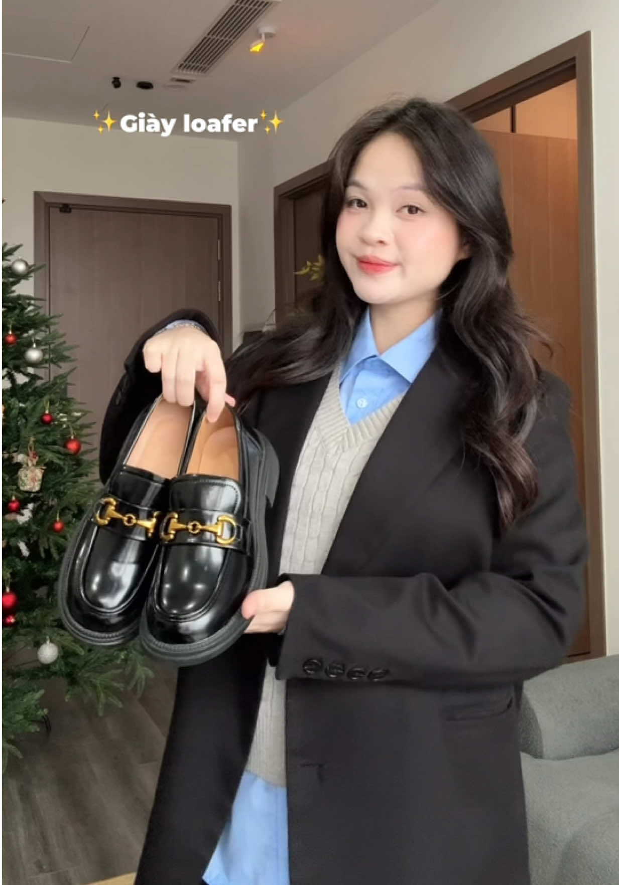 Giày lười, xỏ cái là đi luôn khum cần ngúi các bác ơi ✨#huongtranreview 