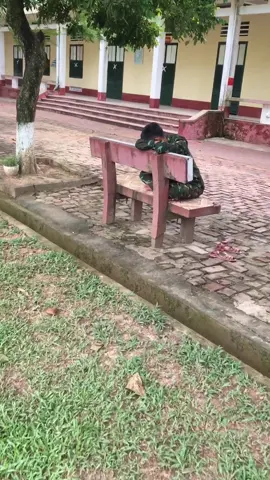 Đang ngủ ngon 😂 #lenxuhuong #fypp #virall #xh 