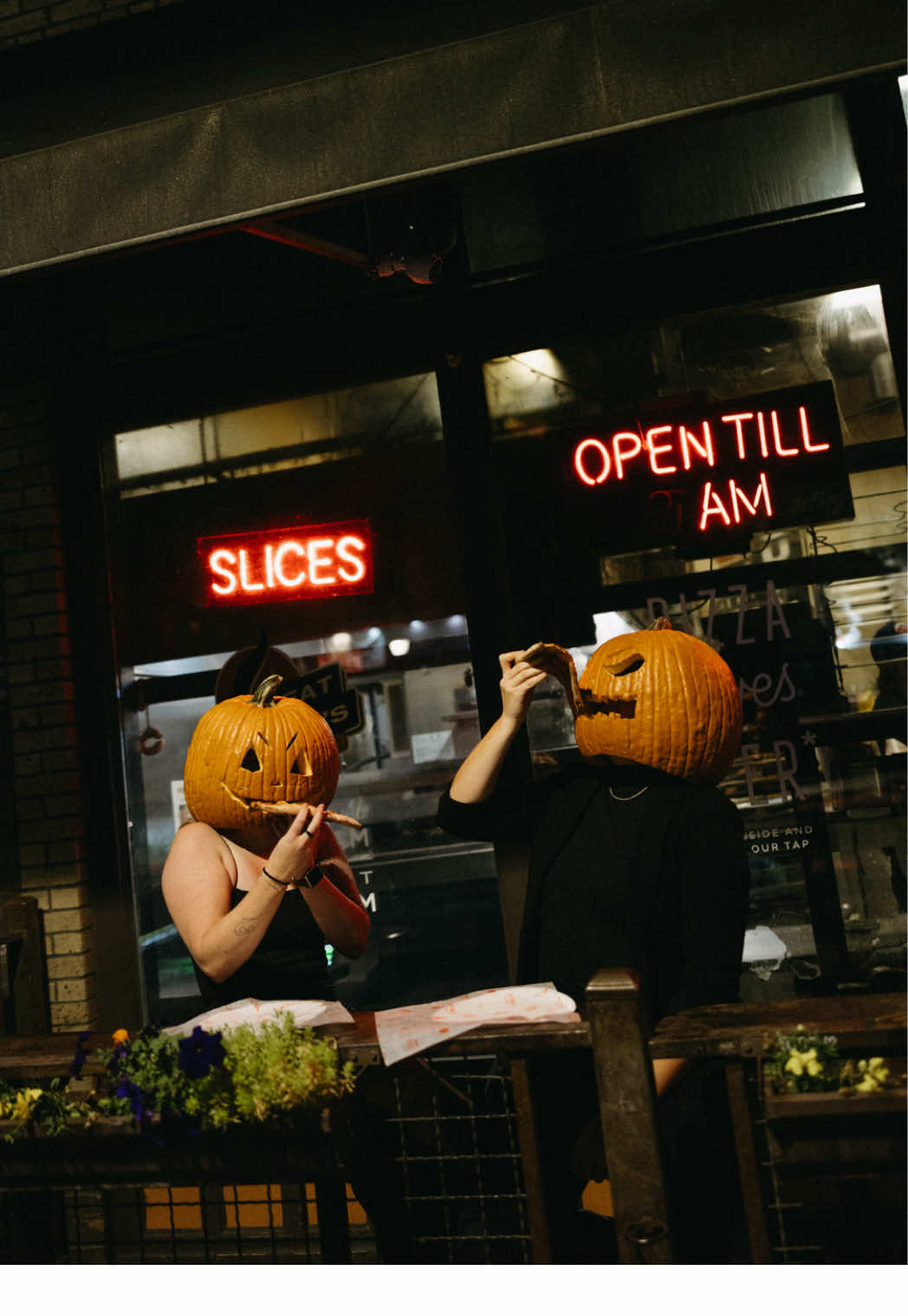 DENVER COLORADOOOO: i’m hosting pumpkin head photos in denver on monday 10/27 and the sign up is in the 🔗 in my bio homies. #denvercolorado #pumpkinheadphotoshoot 