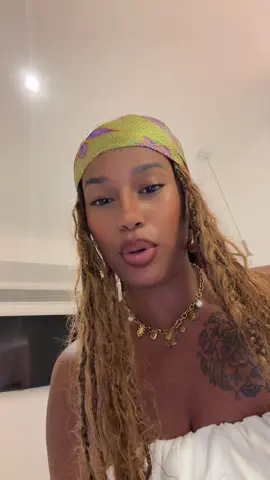 Arrêtez de jouer les sauveurs. Personne vous a rien demandé