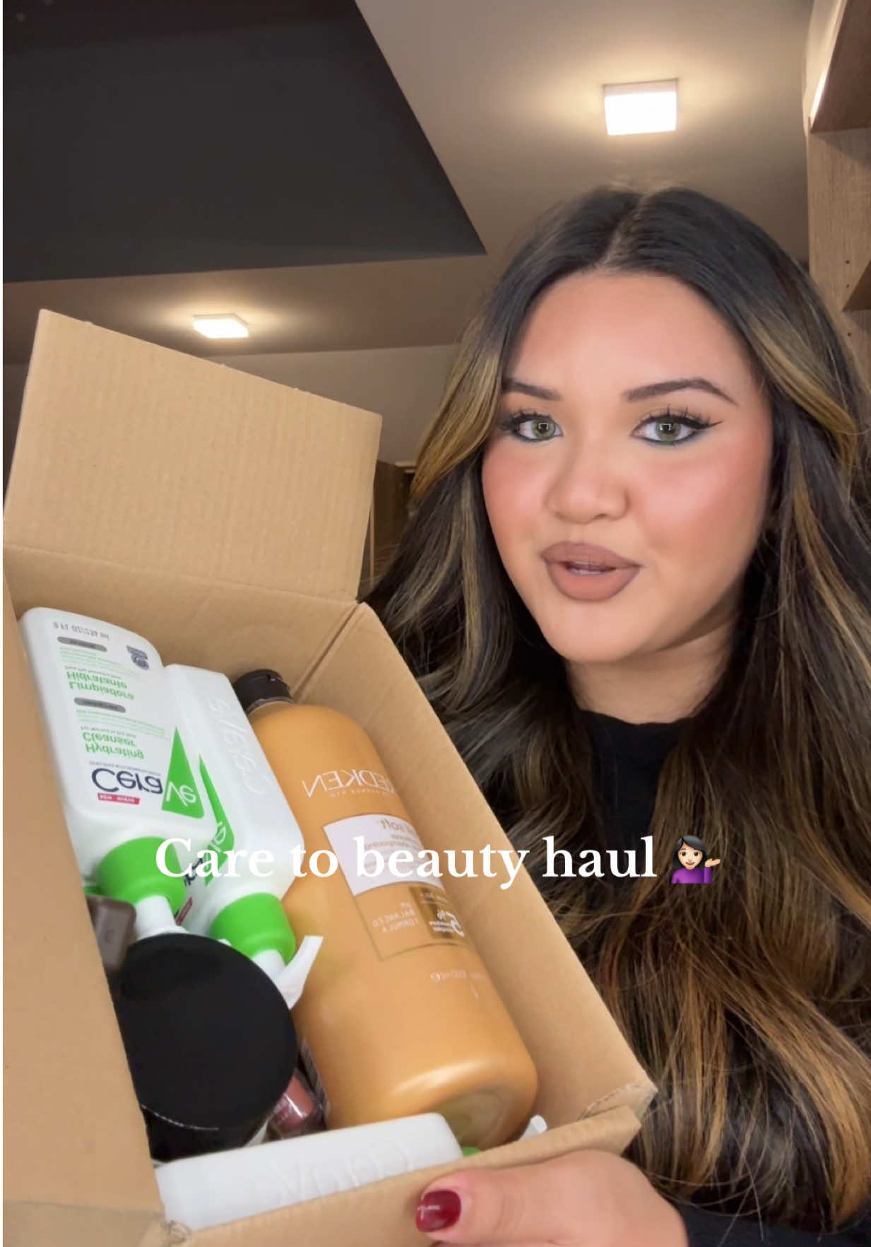 Get so many compliments on my hair and redken and loreal is it! 💗 @Care to Beauty @Redken @L’Oréal Paris @NYX Professional Makeup @Maybelline NY @CeraVe #makeuphaul #beauty #healthyhairtips #lipstain 