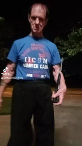 Sifu  double steel sticks kali Filipino double baston  shadow boxing various strikes high and low attacking legs , arms  , body  and vital areas free style striking  training .# sifujack #foryourpage #lasvegastiktok #brucelee # martialarts #jkd. 