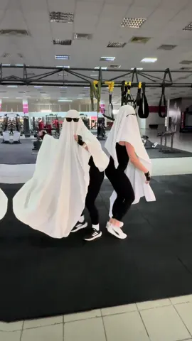 #halloweencostume #helloween #gym #f #fyp 