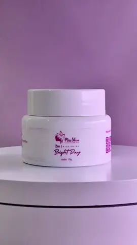 Tenang, lembut, dan penuh cahaya itulah cara Miss Shine memeluk kulitmu setiap hari 🍃 Karena kecantikan tak perlu berlebihan, cukup sehat dan bersinar alami. ✨ “Glow Naturally, Shine Confidently” ✨ #MissShine #SehatBersinar #GlowingSkin #SkincareAesthetic #daycream 