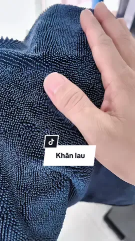 Chiếc khăn lau Superfine fiber thấm hút tốt. #khanlauxe #khanlausieutham #khanlausuperfinefiber650gsm 