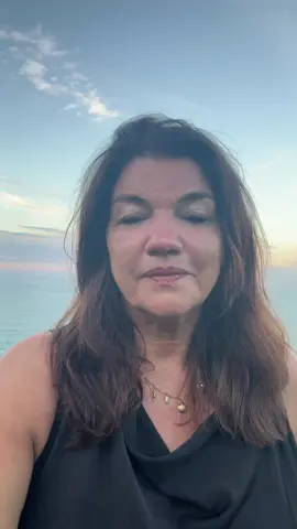 Echtes Zuhören ist keine Technik. Es ist Liebe in Aktion.  Wenn du wirklich da bist, entsteht Verbindung – ohne Worte. #spiritualitättrifftrealität #bewusstlieben #kommunikation #lawandsoul#CapCut 