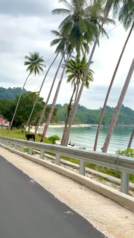 📍Labuana Beach