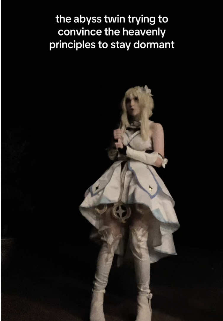 heavenly principals are sleeping on peak🔥🔥🔥 #lumine #genshin #GenshinImpact #cosplay #travelergenshinimpact 