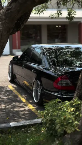 medusa rebahan mulu🤏🏻#fyp #mercedes #w211 