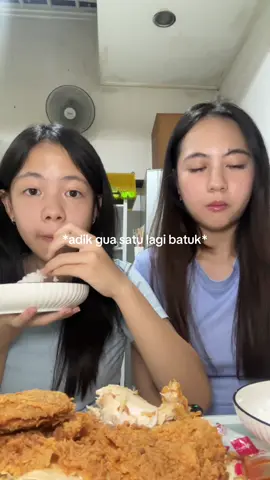 semua adik kayak gini gasih😭 #Siblings 