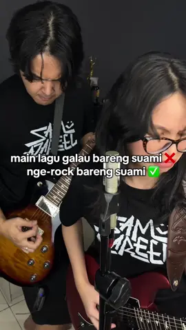 Iseng nulis lagu rock sama suami. Judulnya Forget, udah rilis sihh. Cuma kayaknya ga akan ada yang suka :( soalnya biasa aku nulisnya lagu galau. #samazareel #husbandandwife #newsingle 