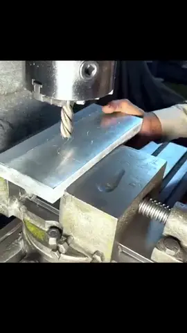 Mechanical Engineer working #creatorsearchinsights #mechanicalengineering #engineerlifestyle #mechanic #trending 