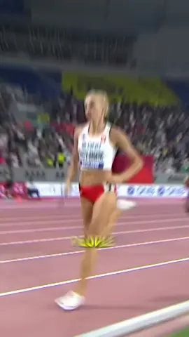 People say that this is the reason why man and woman shouldn't compete, because even though she had a 5 second lead, she still didn't have a chance. #viralvideo #shorts #runner #challenge #competitive #how #howto #facts #martialarts #woman #man #sports #sport