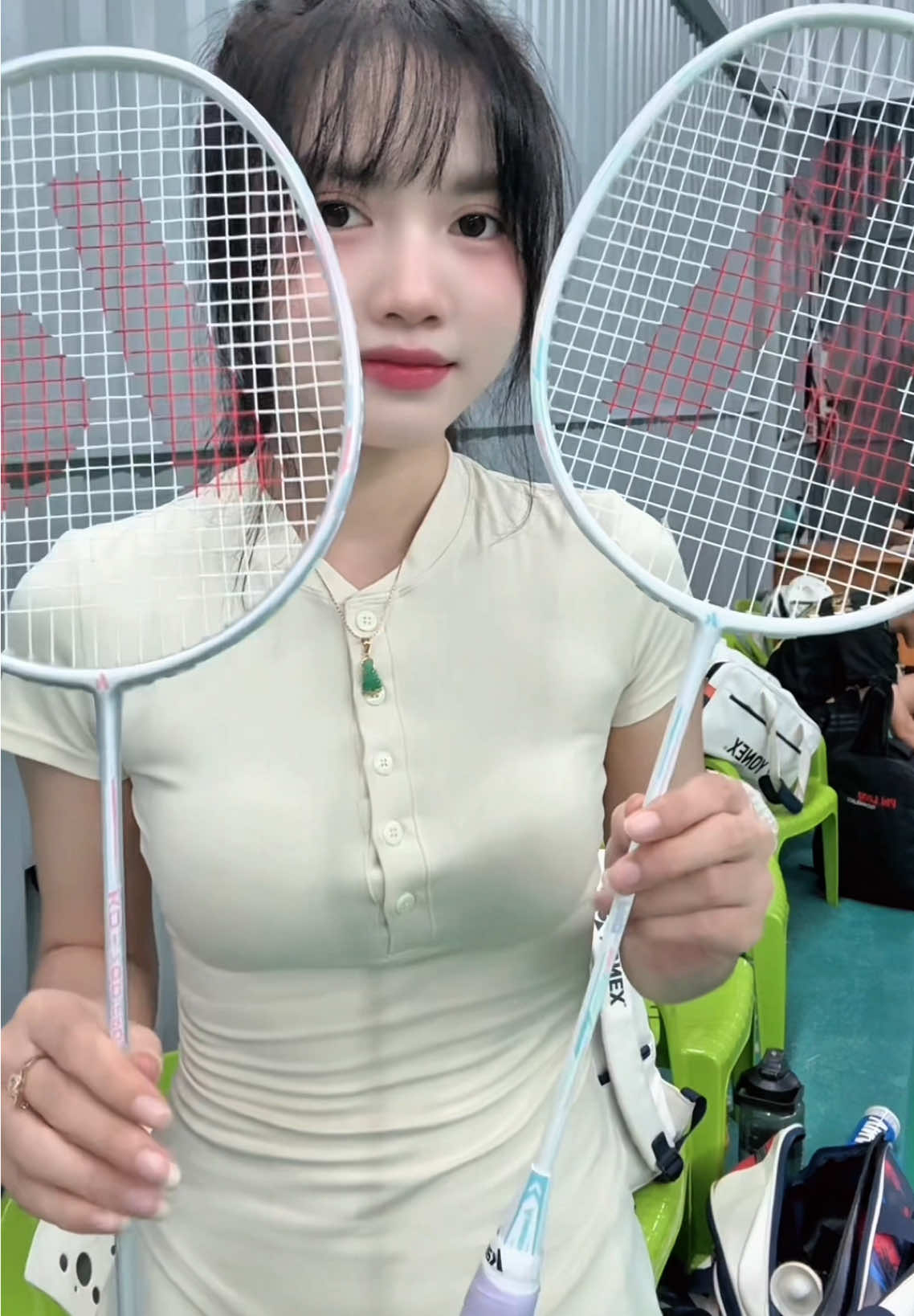 X2 sự dễ thương khi được tặng cặp vợt màu xinh xĩu nì 😘 #kawasaki #KD700Pro #AASports #vơtcaulongchinhang #votcaulong 