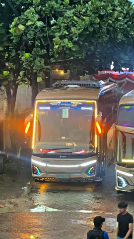 Kata - katanya hari ini gaesss🤘🏻 #tamwisata #hendrabendotz #manday #kardusbalap #fypシ 