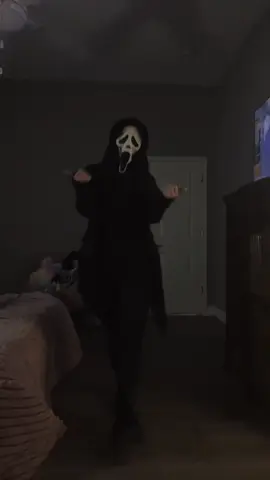 I can’t see sh!t // first attempt.. mind you I’m in a mask and platform doc martens 🥲 dc: keeksdasneek // #dance #trend #fyp #ghostface #fypシ 