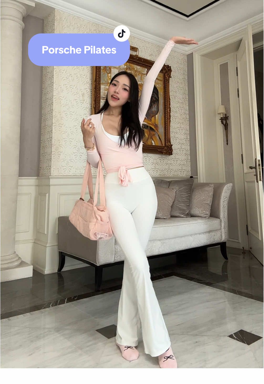 Can u guess what one of my favorite activewear brands is? 😂 #tiktokindonesia #fashion #fitcheck #fypシ  