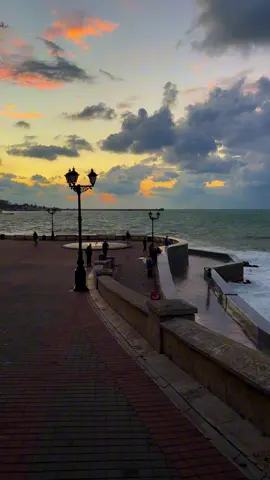 🌧️ Чем хуже погода в Севастополе, тем прекраснее он становится. Согласны или не очень?) Все мои видео сняты на айфон🤳🏻 Хочешь научиться так же? Пиши 🤝 #мобильноевидео #мобилограф #крым #севастополь