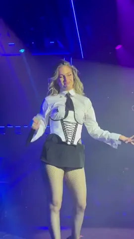 ATHENA MANOUKIAN  VIDEO OWNER @george_efro  Καλώς ήρθατε στο @akivernitokaravi3 τον προορισμό σας για την καλύτερη live μουσική στην Ελλάδα! Από τις πιο hot πίστες και τα πιο εκρηκτικά μπουζούκια, μέχρι τα αγαπημένα σας bar clubs και τις underground μουσικές σκηνές, είμαστε εδώ για να σας φέρουμε όλους τους αγαπημένους σας τραγουδιστές και τραγουδίστριες, τις εμφανίσεις που συζητήθηκαν και τις στιγμές που θα σας μείνουν αξέχαστες! Ελάτε μαζί μας σε ένα ταξίδι γεμάτο ρυθμό, πάθος και αυθεντική διασκέδαση. Ακολουθήστε μας για αποκλειστικά πλάνα, highlights και όλα όσα συμβαίνουν στα live της πόλης! Θέλεις να γίνεις μέρος του πληρώματος; Αν είσαι καλλιτέχνης, ιδιοκτήτης χώρου ή απλά έχεις μια ενδιαφέρουσα live στιγμή να μοιραστείς, επικοινώνησε μαζί μας! Είμαστε πάντα ανοιχτοί σε συνεργασίες για να αναδείξουμε την ελληνική live μουσική σκηνή. Στείλε μας ένα DM! Μην χάνετε στιγμή! Ακολουθήστε τώρα το @akivernitokaravi στο TikTok και ζήστε τη μουσική στο φουλ! #greek  #LiveMusicGR #GreekMusic #TikTokGreece #ελλαδα 