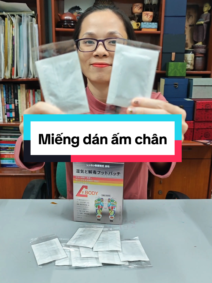 Một hộp có 20 miếng dán, giúp tiêu hàn làm ấm chân, ngủ sâu giấc #miengdanchanngaicuu #miengdanamchanngaicuu #miengdanamchan #miengdanthaidocchan #miengdanthaidocchannhat 