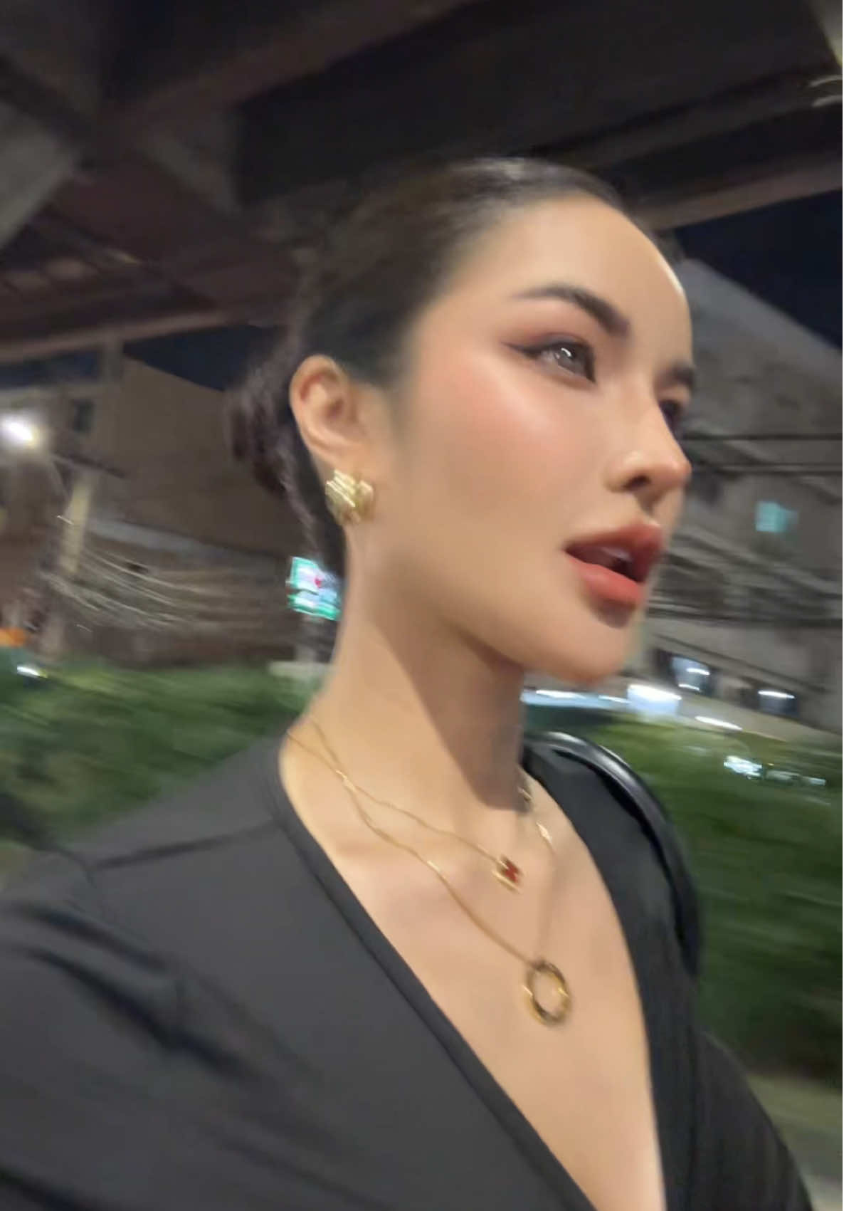 นั่งเมล์เครื่องครั้งแรก #อุ้มทวีพร #Aoomtwp 